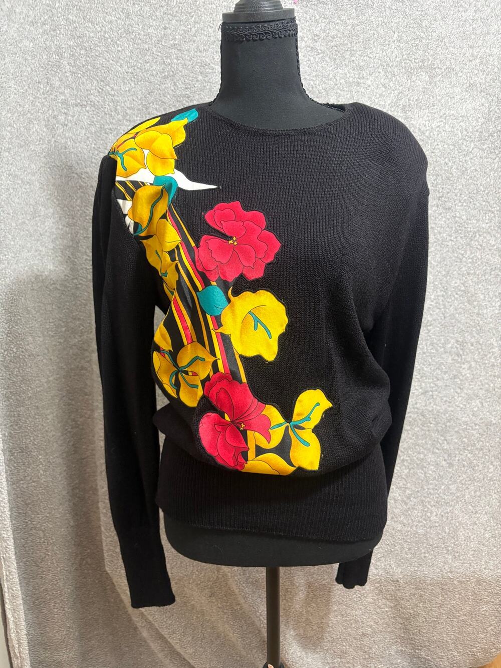 Vintage 80s Jo Hardin L Black Floral Applique Sweater